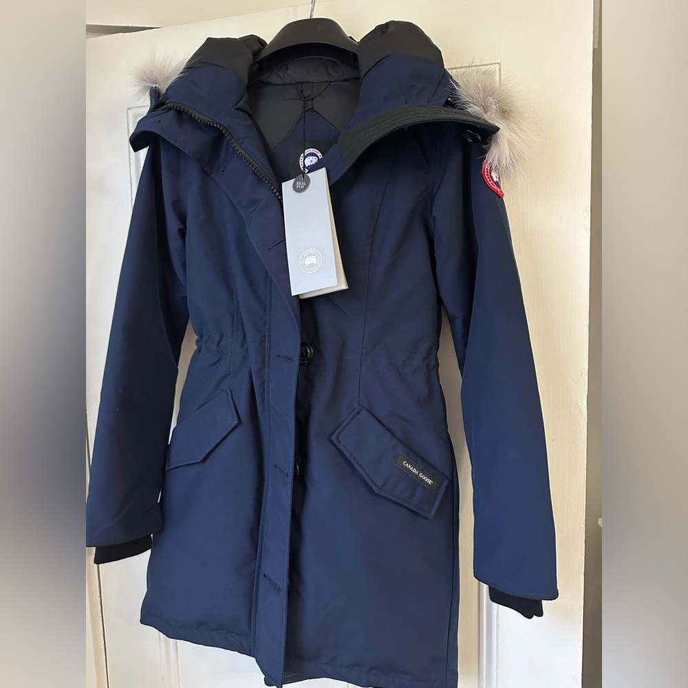 Canada Goose Rossclair Parka Atlantic Blue Color with Coyote Fur Removable Trim